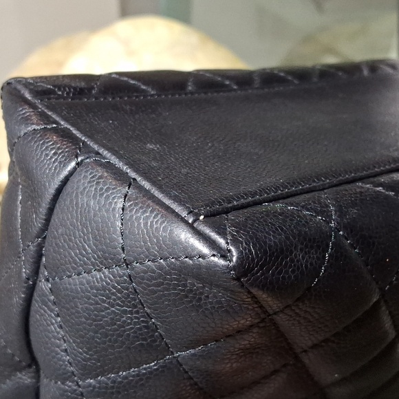 Chanel Black Quilted Leather Handbag - Picture 6 of 10